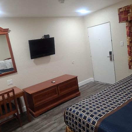 كلاماث فالز، أوريغون ‪‪Majestic Inn And Suites‬‬  المظهر الخارجي الصورة