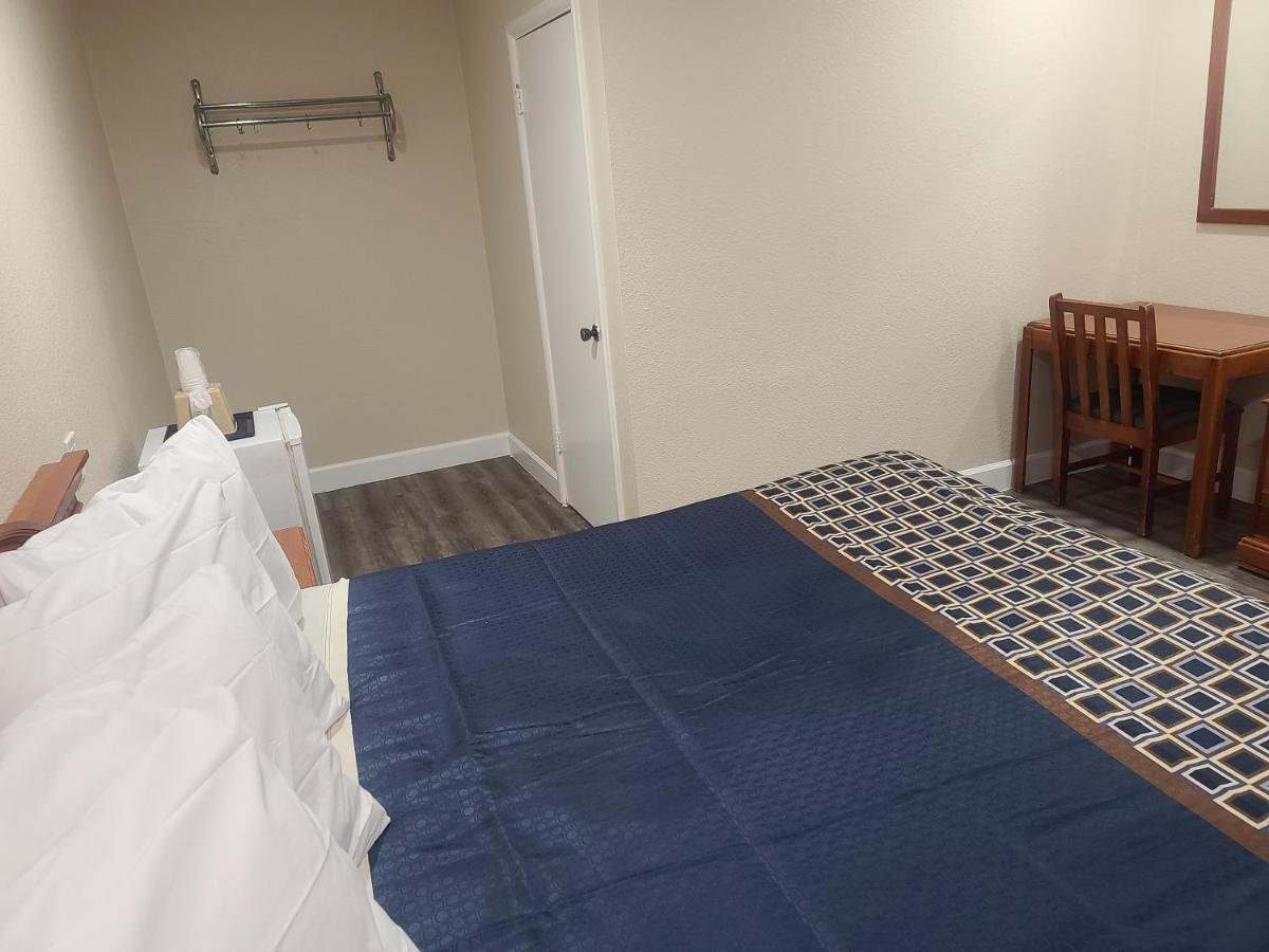 كلاماث فالز، أوريغون ‪‪Majestic Inn And Suites‬‬  المظهر الخارجي الصورة