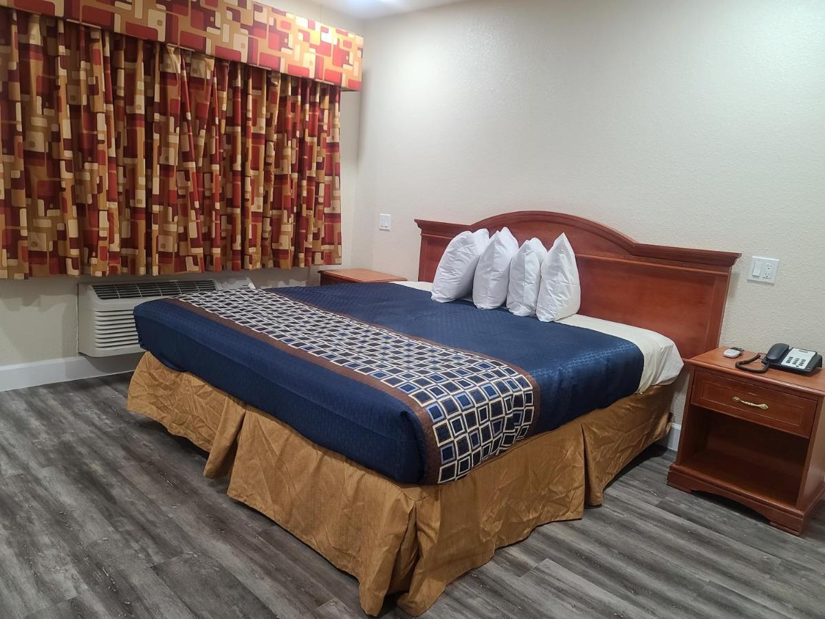 كلاماث فالز، أوريغون ‪‪Majestic Inn And Suites‬‬  المظهر الخارجي الصورة