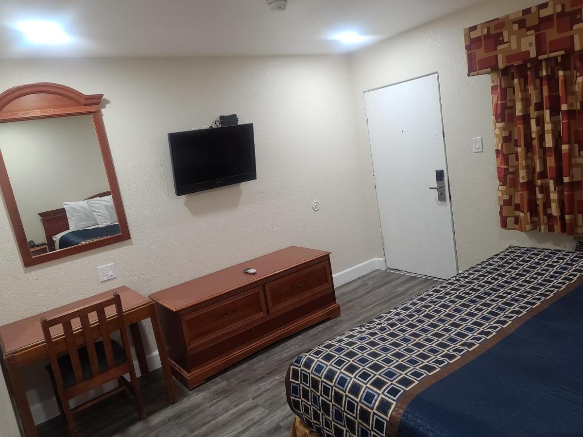 كلاماث فالز، أوريغون ‪‪Majestic Inn And Suites‬‬  المظهر الخارجي الصورة