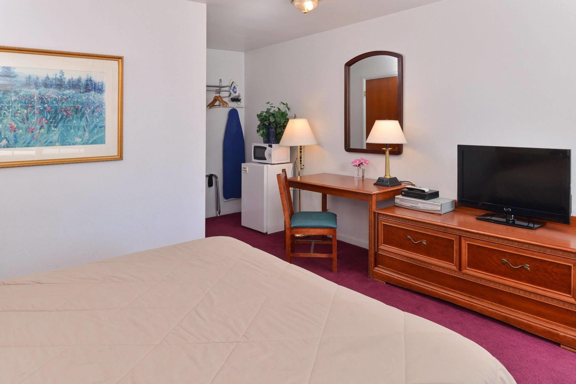 كلاماث فالز، أوريغون ‪‪Majestic Inn And Suites‬‬  المظهر الخارجي الصورة