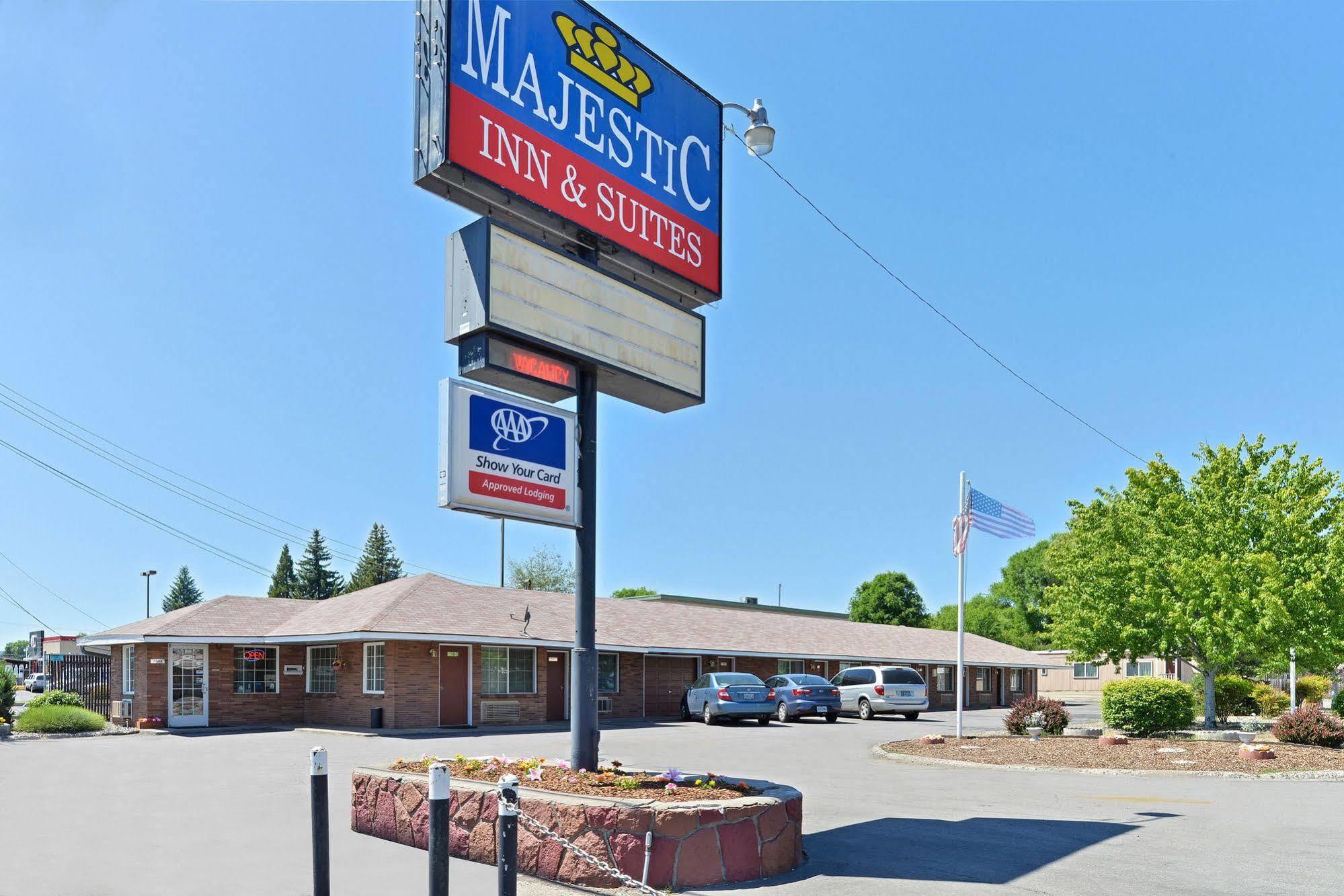 كلاماث فالز، أوريغون ‪‪Majestic Inn And Suites‬‬  المظهر الخارجي الصورة